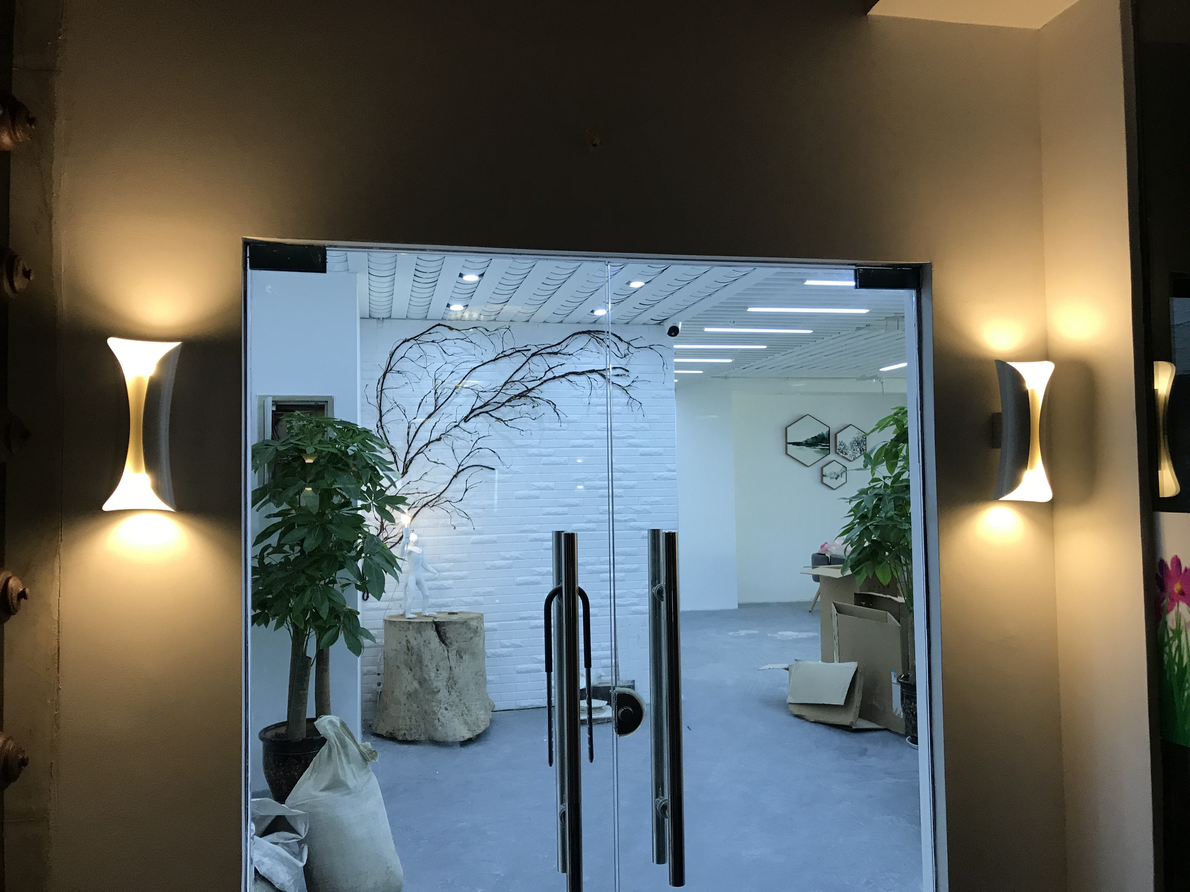 10W Big Size Waist Wall Lamp Modern Fashion Outdoor Led Wall Lamp IP65 Waterproof Wall Light for Garden And Yard Decoration 