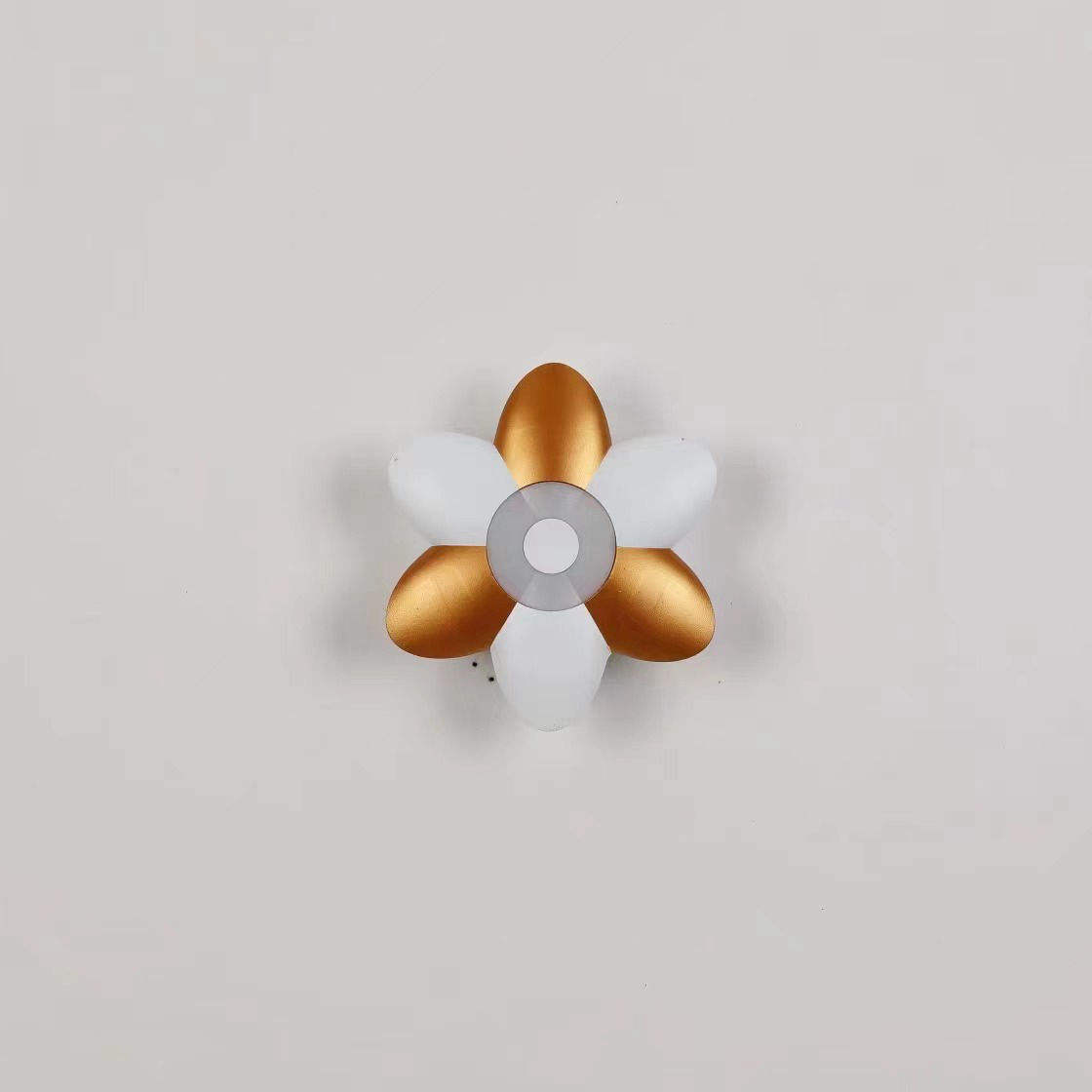 Waterproof Outdoor Wall Lamp Courtyard Lotus Style Outdoor Corridor Balcony Courtyard Stairs Multi-head Spotlight Wall Lamp