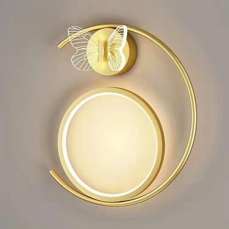 Gold wall lamp