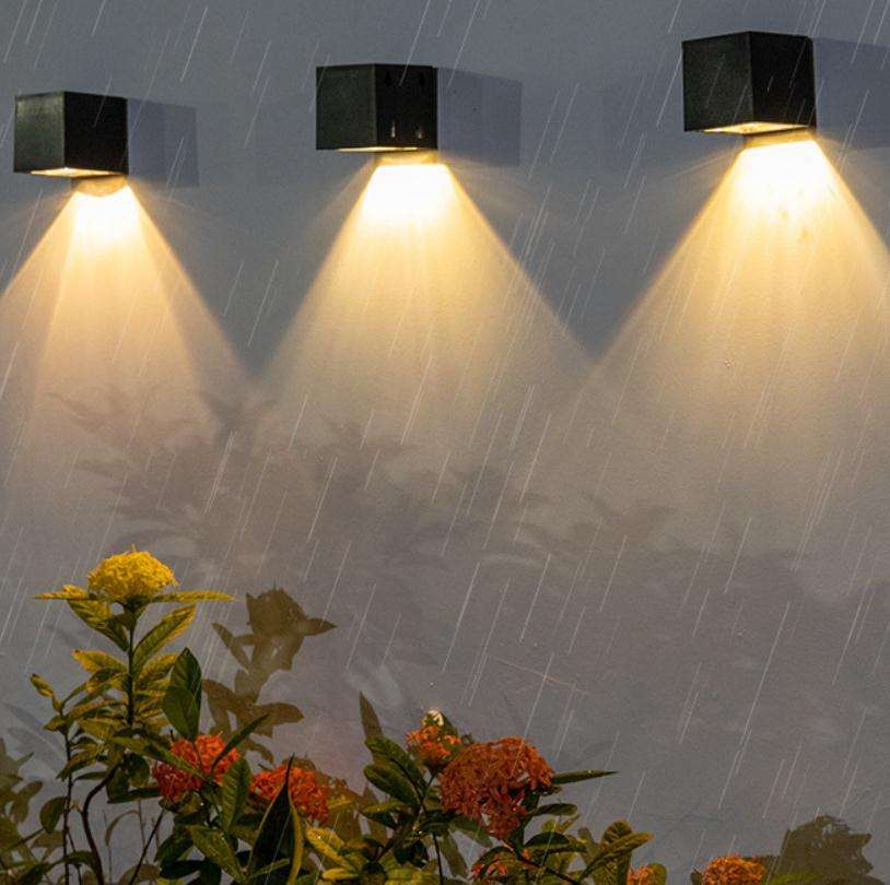 New solar wall light outdoor garden wall lamp household square night light energy saving lamp outdoor IP65 waterproof 