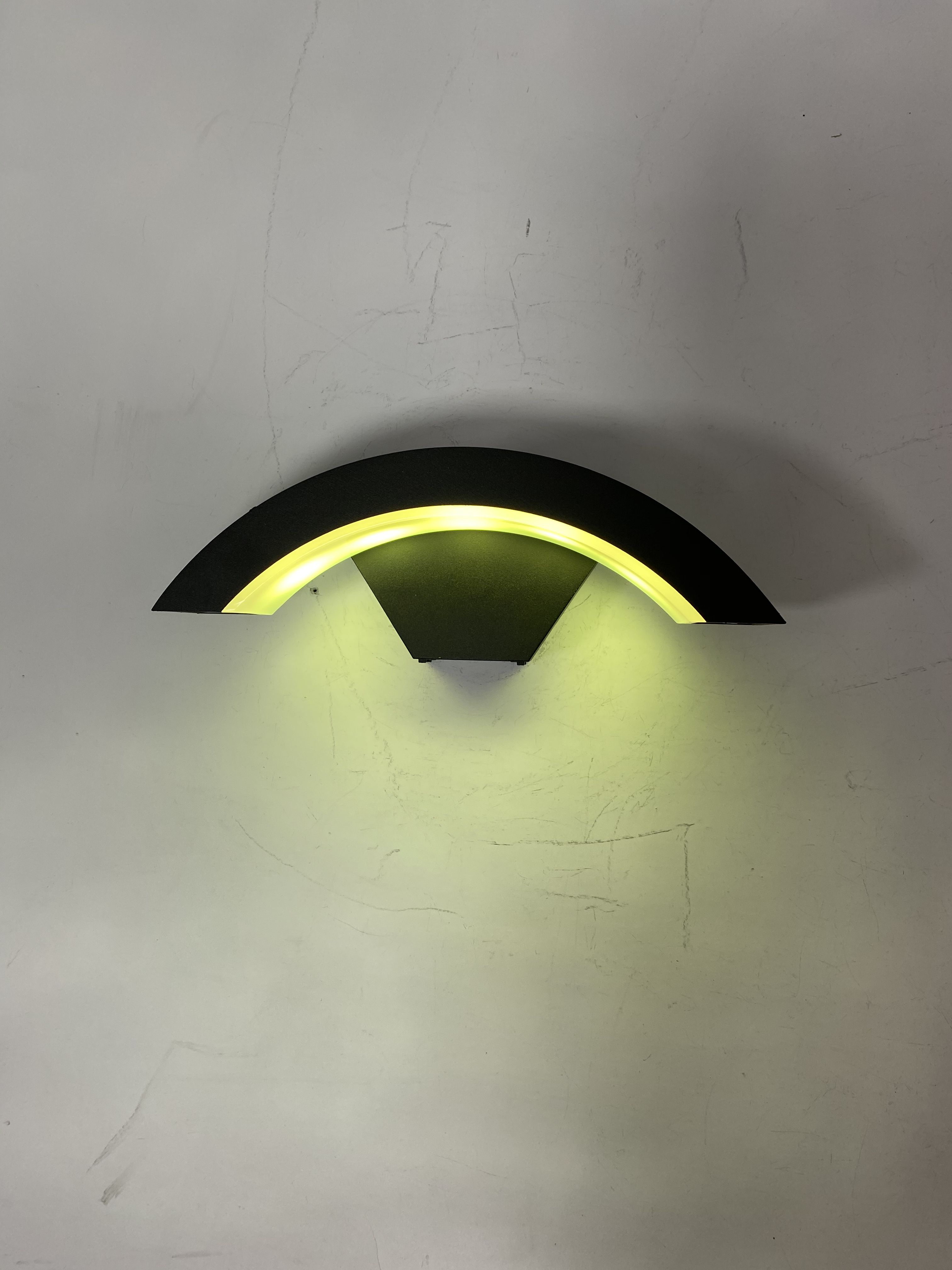 Tuya intelligent wall lamp LED intelligent wall lamp IP65 waterproof colorful fashionable decorative wall lamp
