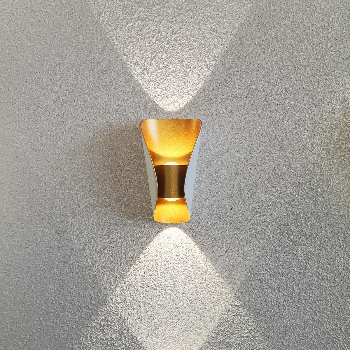 IP65 12W Exterior Wall Lamp 85V-265V Waterproof Up And Down Wall Lamp Surface Mount LED Outdoor Wall Light