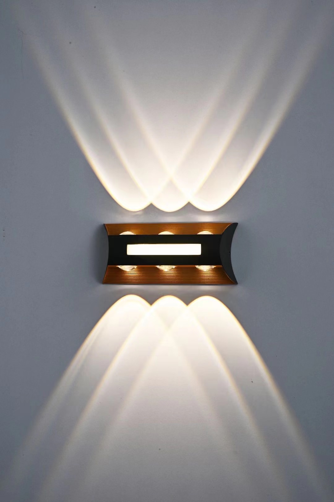 Bright Ideas Ahead with Modern LED Wall Sconces