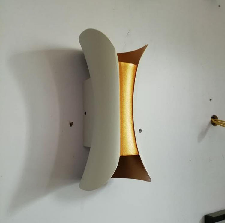 Outdoor Waterproof IP65 LED Long Strip Wall Light Modern Wall-Mounted Lamp Sconce Suitable for Living Room Courtyard Porch Patio