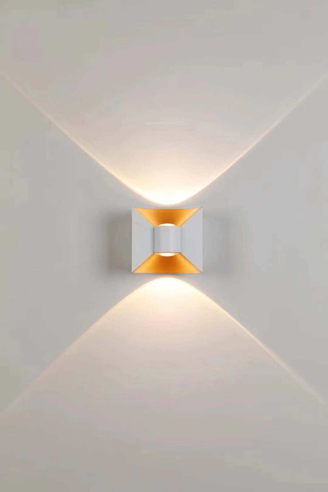 IP65 waterproof up and down outdoor indoor wall lamp hot sale 6W wall light high quality