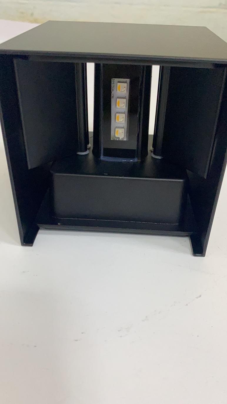 Outdoor Waterproof Ip65 Square Black White 20w Modern Led Wall Lamps for Garden
