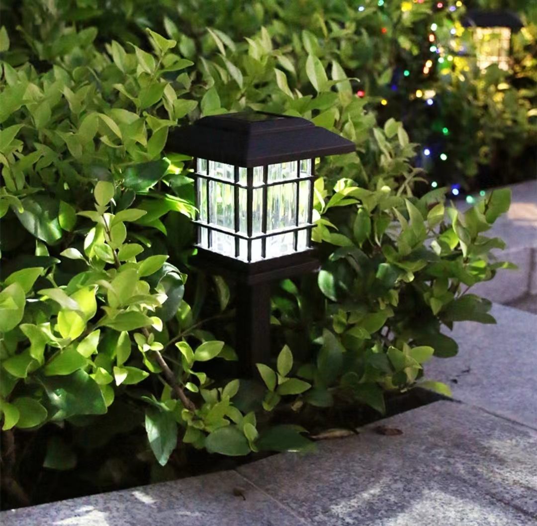 5LED Solar courtyard lamp lawn ground lamp Garden solar lamp garden trellis outdoor antique room light decoration American style 
