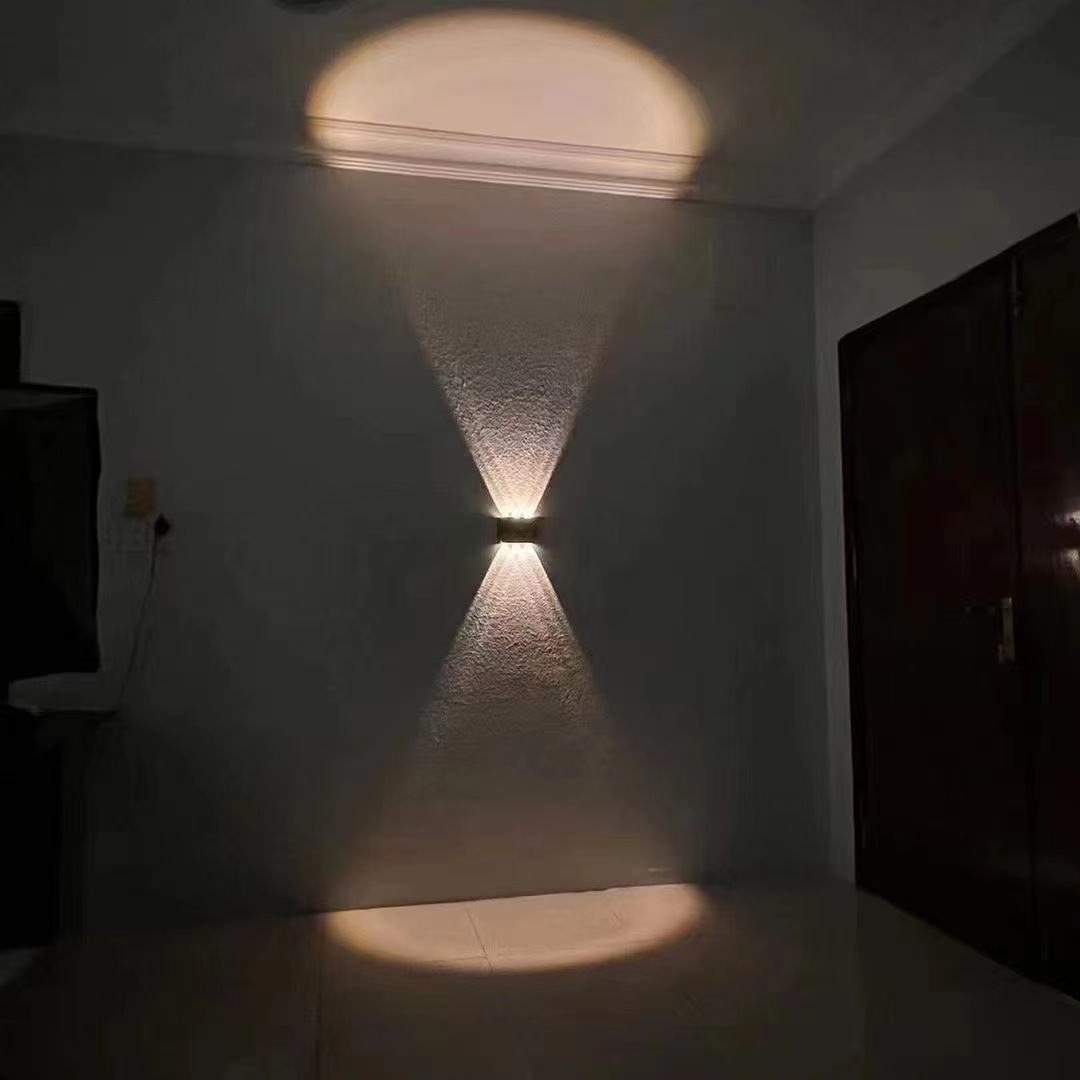 Outdoors Solar Powered Wall Remote Control Street Light Solar Lamps Dark Sensation Porch Street Garage Garden 3 Modes Motion