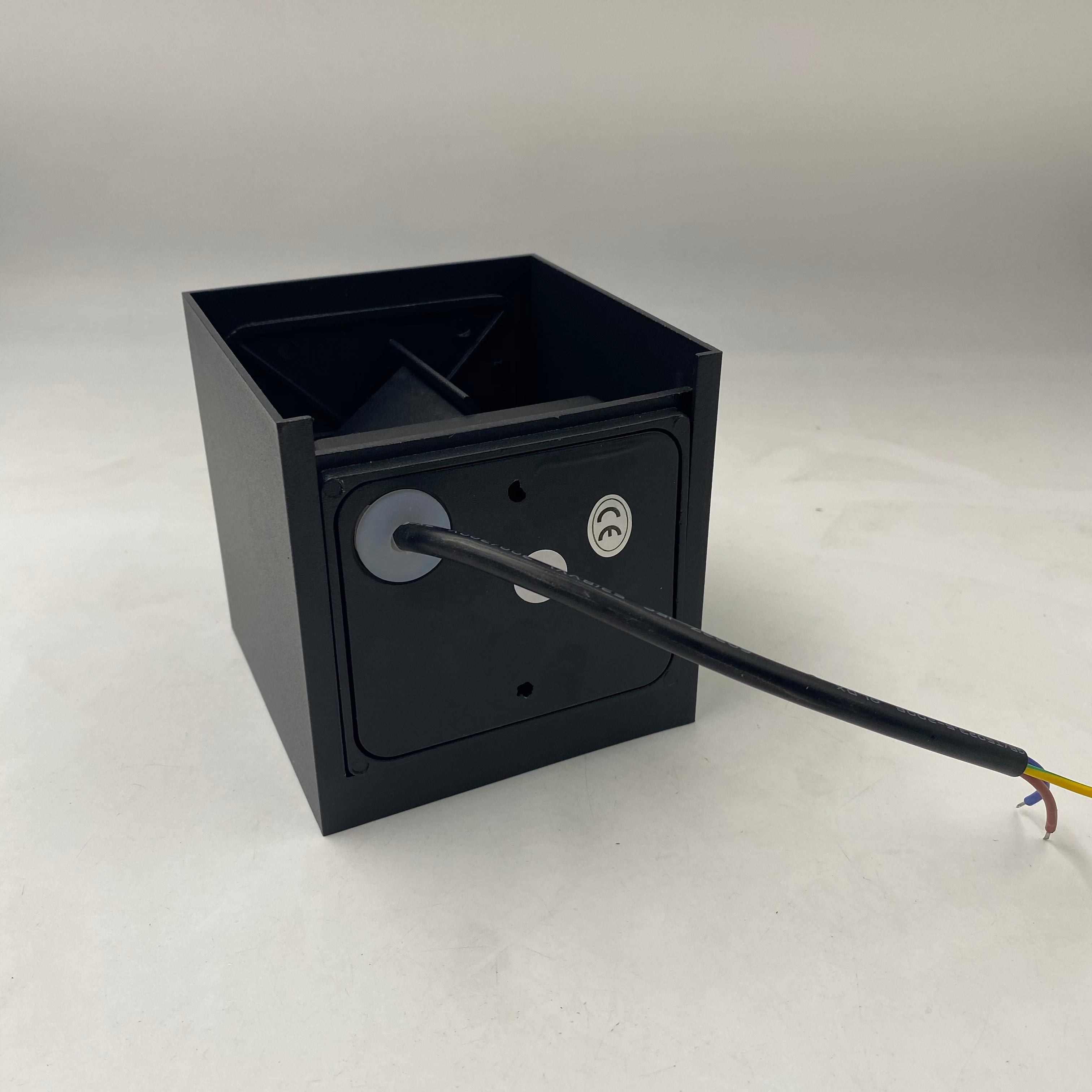 led outdoor wall sconce