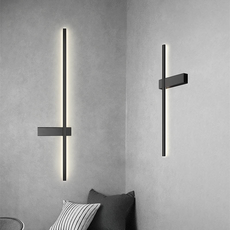 Strip wall lamp