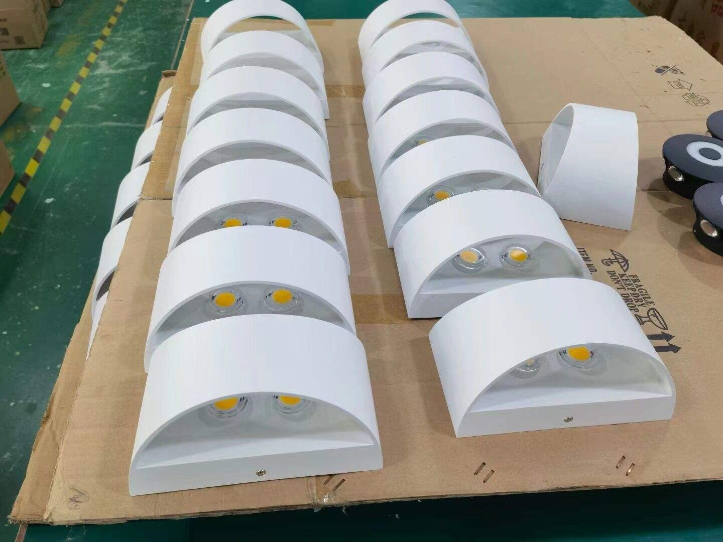 New Indoor 10W LED Wall Lamp Up And Down Aluminum Decorate Wall Sconce Bedroom LED Wall Light Waterproof Lighting