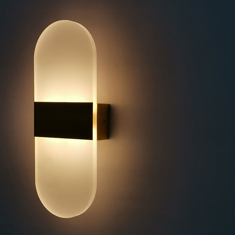 Customizable wall lamps