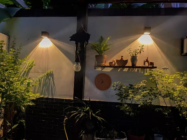LED Solar Outdoor Light Control Induction Courtyard Decoration Solar Fence Wall Light Semi-circular Energy-saving Street Light